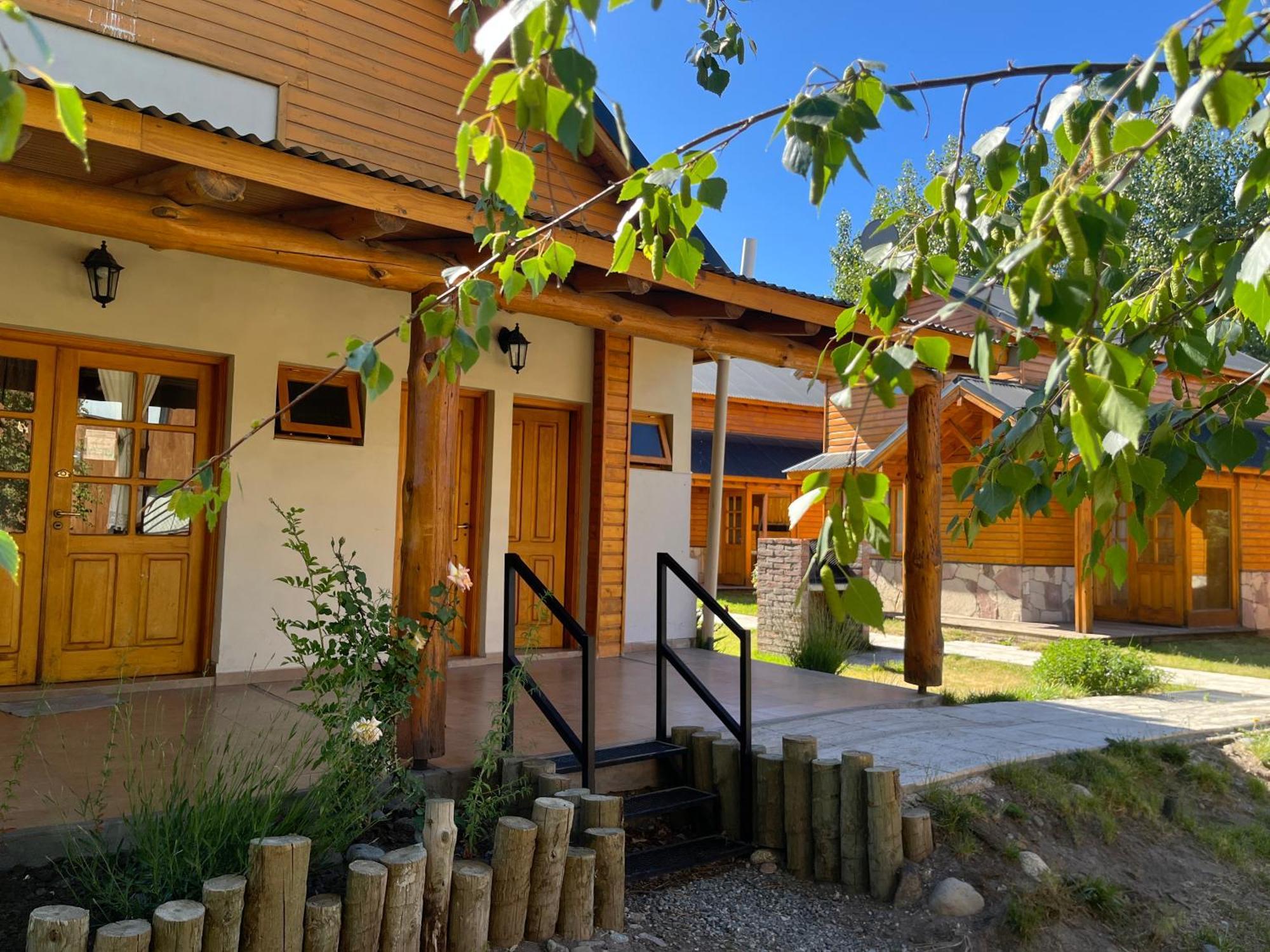 Complejo Hotelero Illihue - Cabanas & Hosteria Junín de los Andes Exterior photo